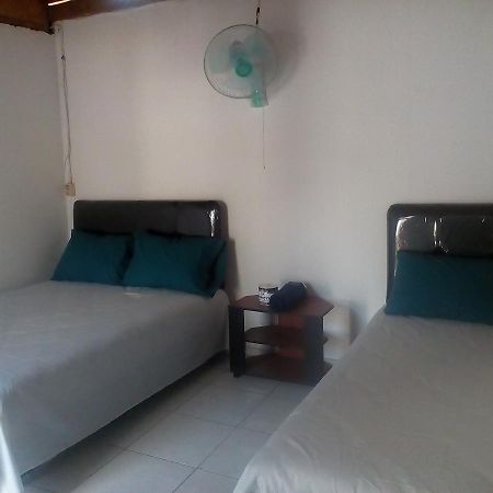 Izaac'S Bed & Breakfast ロヴィーナ エクステリア 写真