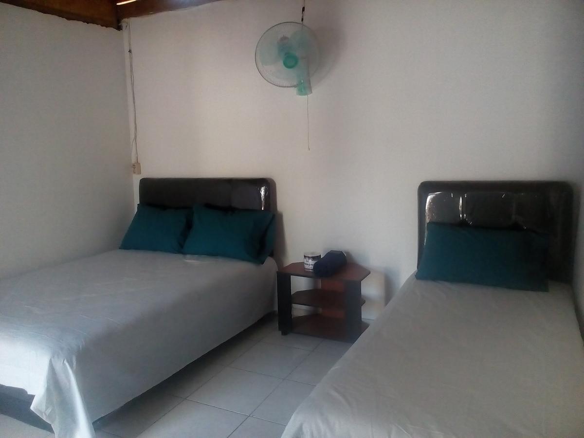 Izaac'S Bed & Breakfast ロヴィーナ エクステリア 写真