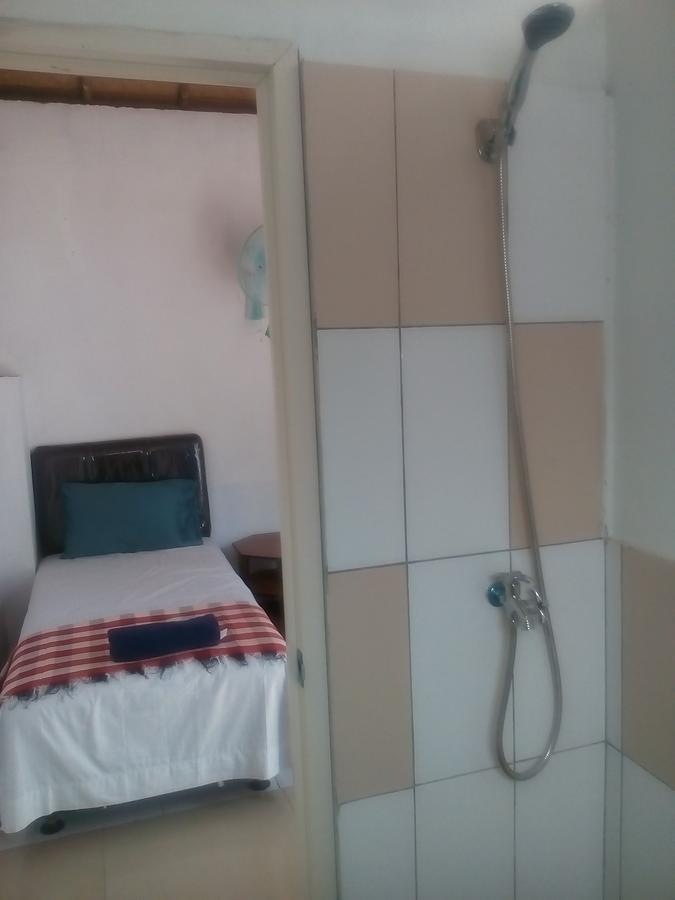 Izaac'S Bed & Breakfast ロヴィーナ エクステリア 写真