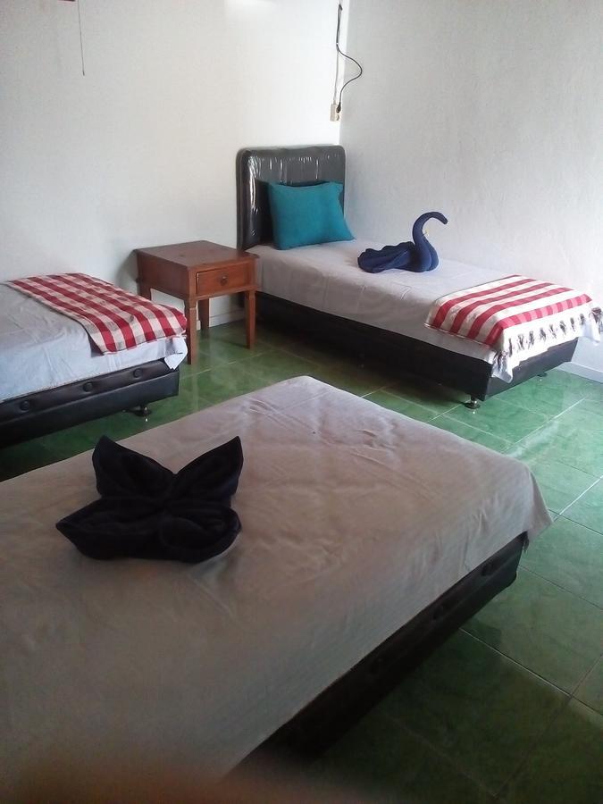 Izaac'S Bed & Breakfast ロヴィーナ エクステリア 写真